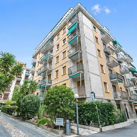 Casa Amorosa Town Center - Happy Apartman Alassio